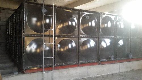 低價格的搪瓷水箱經(jīng)特殊工藝非常受歡迎