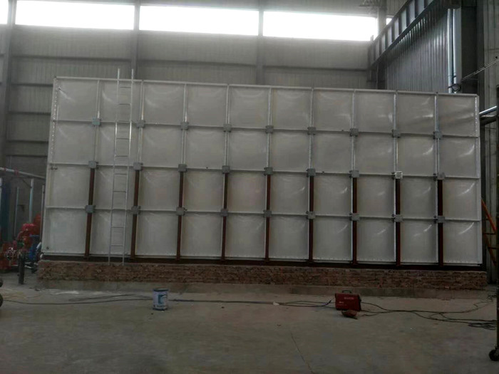 玻璃鋼水箱的規(guī)格由水箱板的尺寸來決定型號