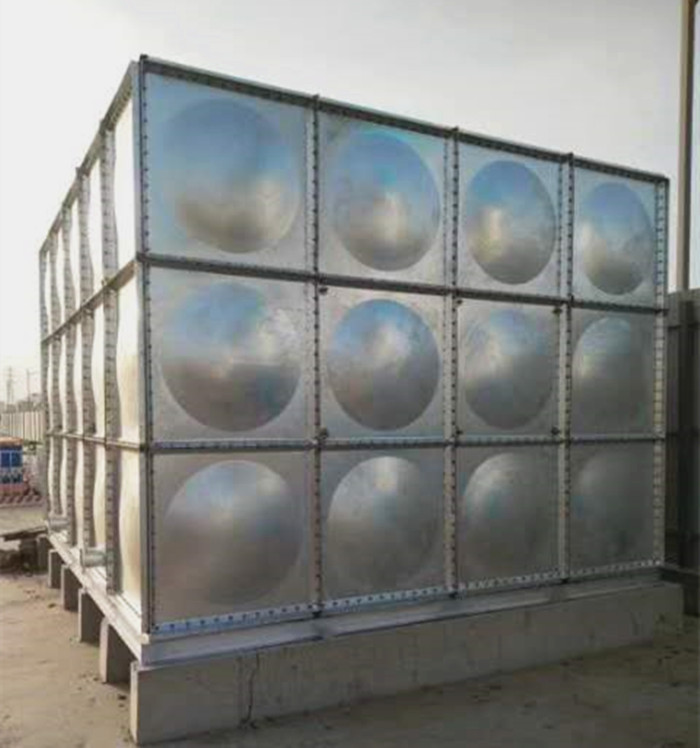 鍍鋅水箱材質(zhì)和合理的設(shè)計決定了它的廣泛應用