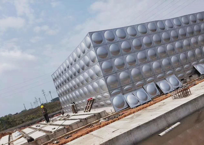 材質(zhì)決定不銹鋼水箱的壽命