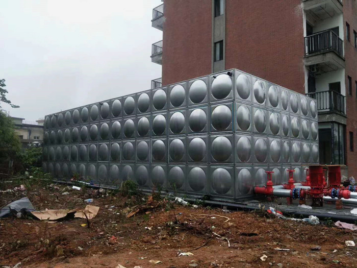 細說不銹鋼水箱的定制要求