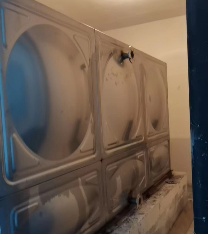 呼和浩特42立方不銹鋼水箱